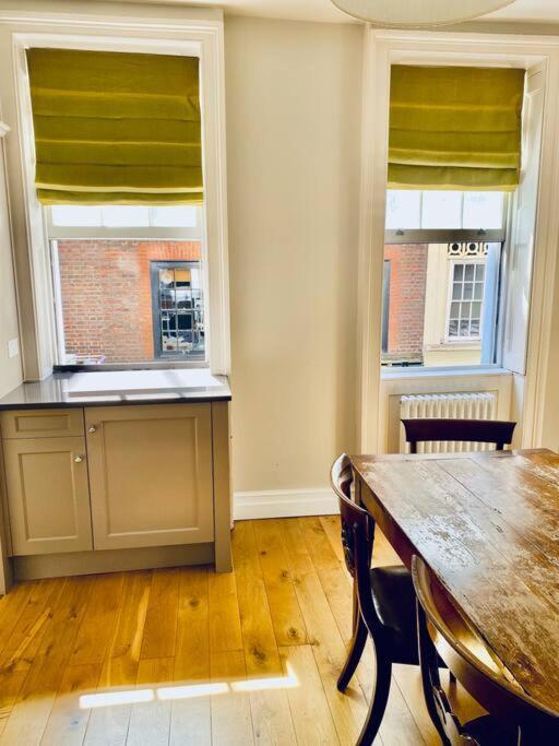Charming Central Home By Iconic Landmarks Nr Londres Extérieur photo